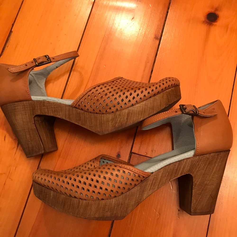 COPY - Eric Michael Sadie tan clogs, worn once